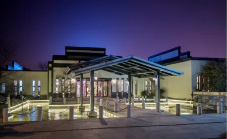 Renwen Yuexi Hotel Отели рядом с достопримечательностью «Junzhang Mountain»