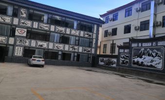 Home Inn Plus ( Lijiang Old Town)