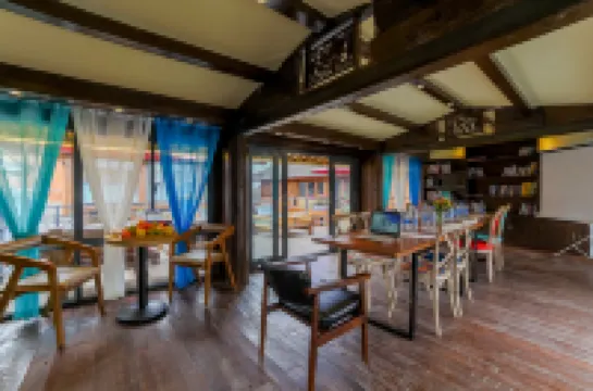 麗江新回峯度假酒店