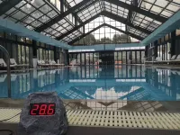 Yinghu Hotel - Pool