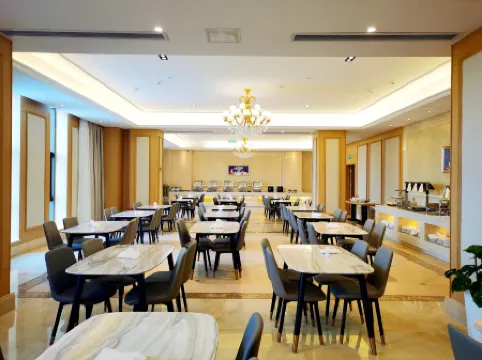 Vienna International Hotel (Yiwu Small Commodity City E-commerce Town) Отели рядом с достопримечательностью «Qiyi Agriculture Ecological Garden»