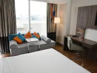 Novotel Bangkok Impact Hôtels à proximité de : Wat Tamnak Tai