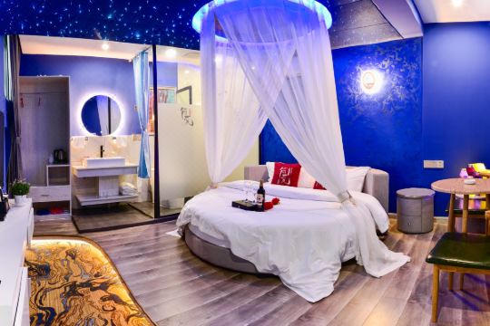 崇州简爱精品主题酒店