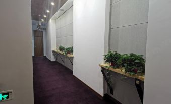 Chifeng Household Theme Hotel