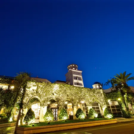 Shangri-La Boutique Hotel