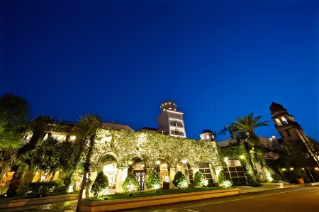 Shangri-La Boutique Hotel