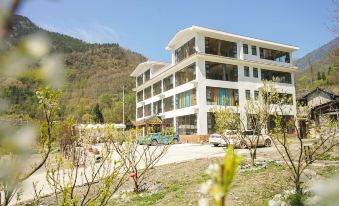 Muyue Qinglan Hostel