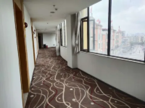 7Days Inn chain hotel (Ruijin Hongdu Square)