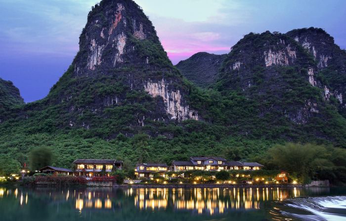 Yangshuo Mountain Retreat-by Yulong River