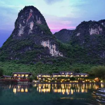 Yangshuo Mountain Retreat-by Yulong River