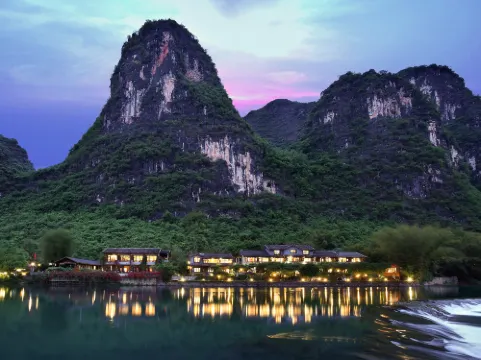Yangshuo Mountain Retreat-by Yulong River