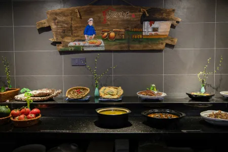 December Shanshe Inn Отели рядом с достопримечательностью «Manting Peak»