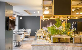 Ozz·nice4·Sealand S Hotel (Chengdu Panda Base Longtansi Metro Station Branch)