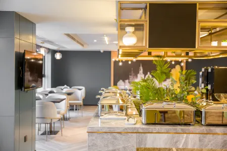 Ozz·nice4·Sealand S Hotel (Chengdu Panda Base Longtansi Metro Station Branch) Отели рядом с достопримечательностью «Southwest University of Finance and Economics Tianfu College (Chengdu Eastern District)»