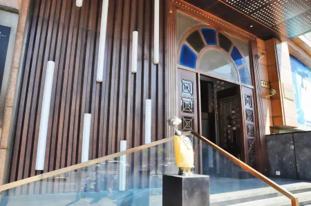 Jinglai Hotel·Selection (Shanghai Weining Road Subway Station) Отели рядом с достопримечательностью «Небоскреб»