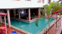Kakanfo Inn and Conference Centre - Rooftop Pools