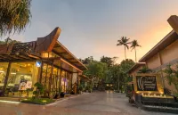 Aonang Princeville Villa Resort & Spa-GHA WellHotel-BeachFront Отели рядом с достопримечательностью «Blue Dragon Cabaret Show»