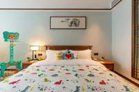 Huacheng·Guanshan Hotel (Guiyang Municipal Government Guanshanhu Park Branch) Hotels in Baiyun Park Area