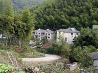 安吉岩朵山民宿