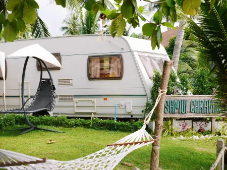 Samui Caravans Отели рядом с достопримечательностью «Ban Sairee»