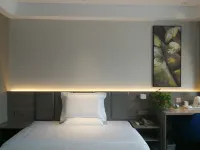 7Days Inn chain hotel (Zhumadian Railway Station)