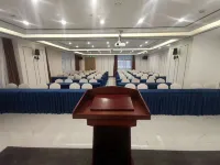 Qingya Hotel (Luohe High Speed Railway West Station)