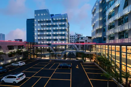 Kyriad Hotel (Zhongshan University of science and Technology MixC) Отели рядом с достопримечательностью «Zhongshan Technical Institute (East Campus)»