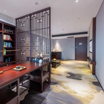 Rezen Dong Hotel (Baoding Passenger Transport Center Yuhua Road Branch)