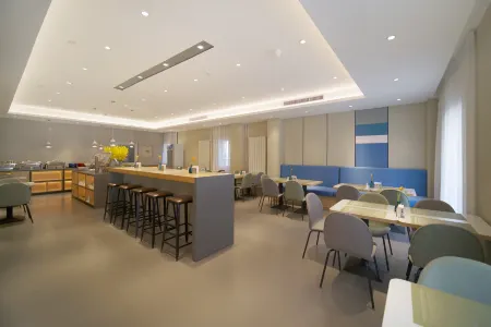 Homeinn Selected Hotel (Beijing Shangdi Qinghe Subway Station)