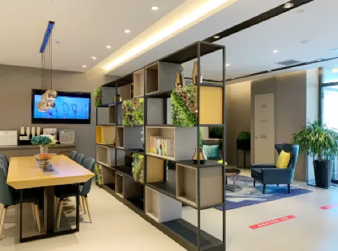 Home Inn Business Hotel (Beijing Lize Business District Metro Station Branch) โรงแรมในปักกิ่ง