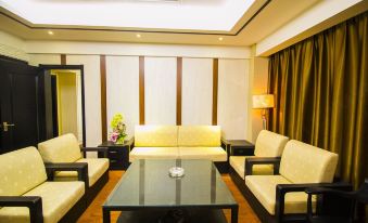 Super 8 (Weifang railway station store)