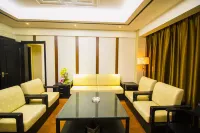 Super 8 (Weifang railway station store)