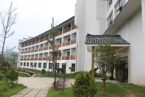 Water East Township House · River Bay Manor Hotel a Kaiyang