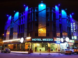 Hotel Mezzo