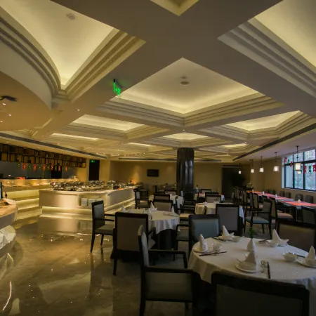 Xinghua Hotel Отели рядом с достопримечательностью «Шанхайская библиотека»
