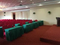 Head Holiday Hotel