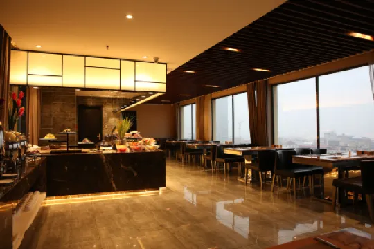 Langting Hotel (Harbin Central Avenue Highway Bridge Subway Station) Отели рядом с достопримечательностью «Shuige Yuntian»