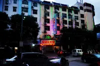 德興京都大酒店（銀城中路店） - 宠物友好