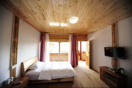 Shuiyunjian Inn Отели рядом с достопримечательностью «Sichuanlugu Lake Scenic Area»