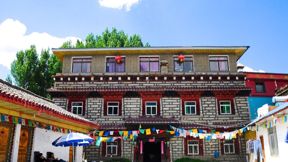Zhuoma Renjia Youth Hostel