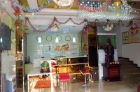Xiangfu Business Hotel (Xuchang Laodong Road)