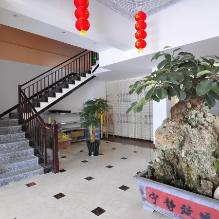 Luoping Xinding Express Hotel