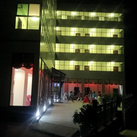 Sanxia Shijia Holiday Hotel