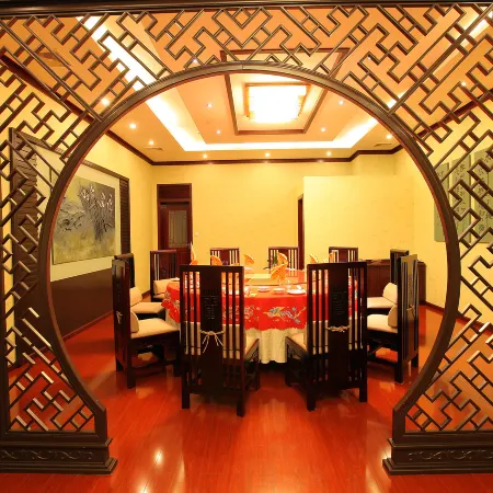 Landu Hotel