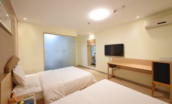 7 Days Inn (Changsha Wuyi Avenue Yingbin Road Metro Station) - Housity