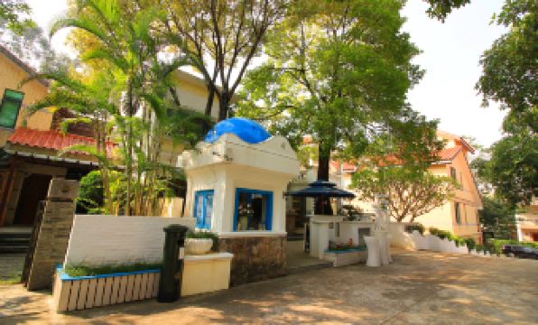 Aiqinhai Theme Hostel