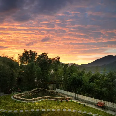 Fuhong Hill Station Hotels near Thrilling Beach Waterfall