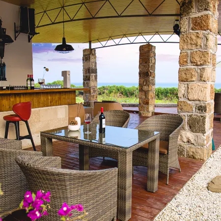 Nahai Seaview Inn