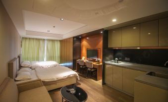 Qingdao Xulu Seascape Holiday Apartment