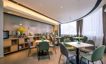 Home Inn Selected (Nanjing Xuanwu Lake Xinmofan Malu Metro Station)